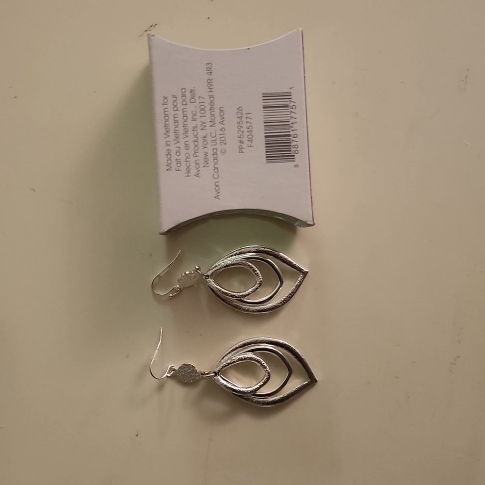 Avon Earrings Dangley Silver Layered Earrings NEW - Picture 3 of 4